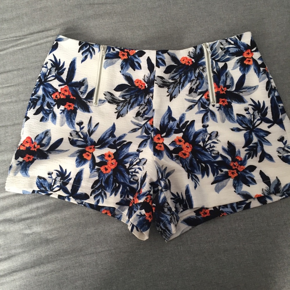 Floral Shorts with Zipper Detail